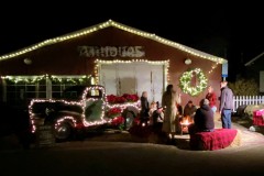 sutter-creek-chistmas-decorated-barn